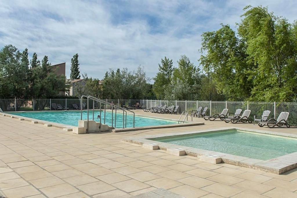La Provencale Apartment Saint-Saturnin-lès-Avignon Екстериор снимка
