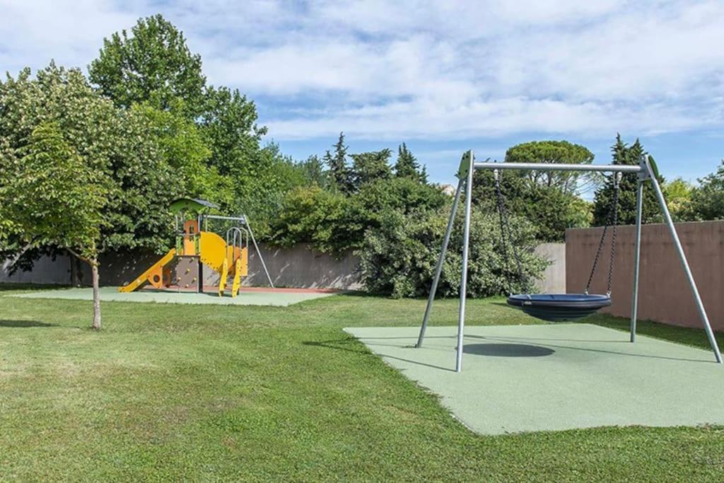 La Provencale Apartment Saint-Saturnin-lès-Avignon Екстериор снимка