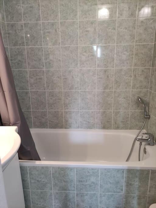 La Provencale Apartment Saint-Saturnin-lès-Avignon Екстериор снимка