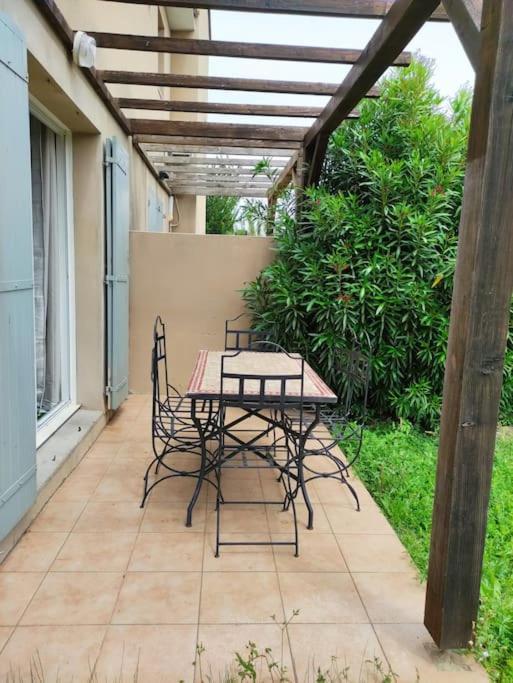 La Provencale Apartment Saint-Saturnin-lès-Avignon Екстериор снимка